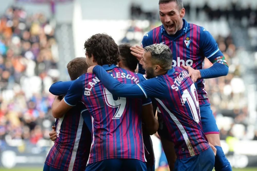 V社更倾向 V社更倾向